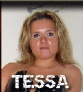 Tessa est une petite rouquine un peu forte, fétishiste par plaisir. Elle se prospose de vous obéir au fouet et à la cravache si vous souhaitez un duo de sexe SM avec elle.